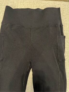 Fabletics Sculptknit High-Waist Black Leggings with Side Pocket